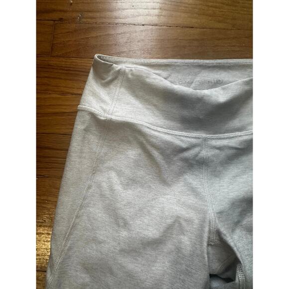 Outdoor Voices Cream Cropped Capri Leggings - Picture 4 of 5